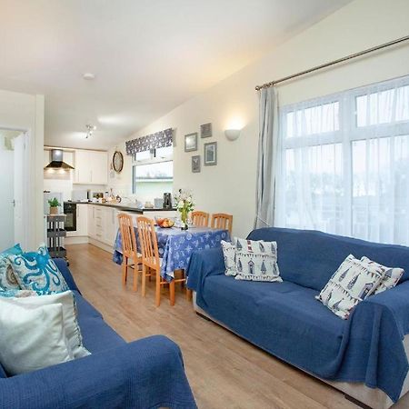 Sunnydaze-Detached Chalet With 2 Bedrooms And 2 Bathrooms And Private Parking Outside Door Dartmouth Eksteriør bilde