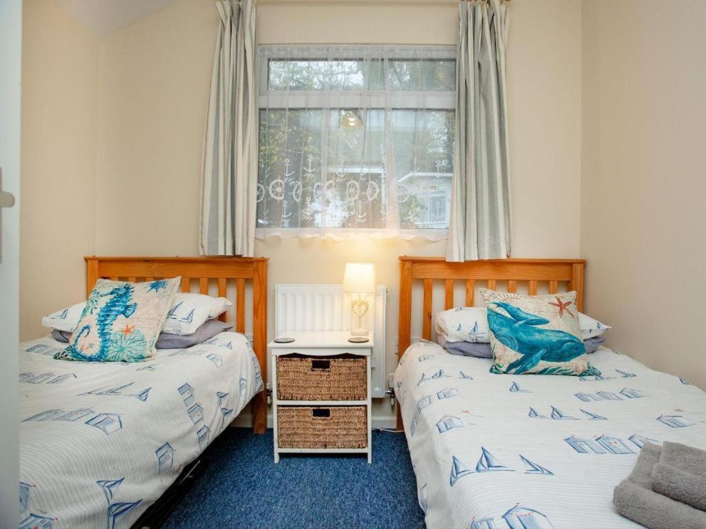 Sunnydaze-Detached Chalet With 2 Bedrooms And 2 Bathrooms And Private Parking Outside Door Dartmouth Eksteriør bilde