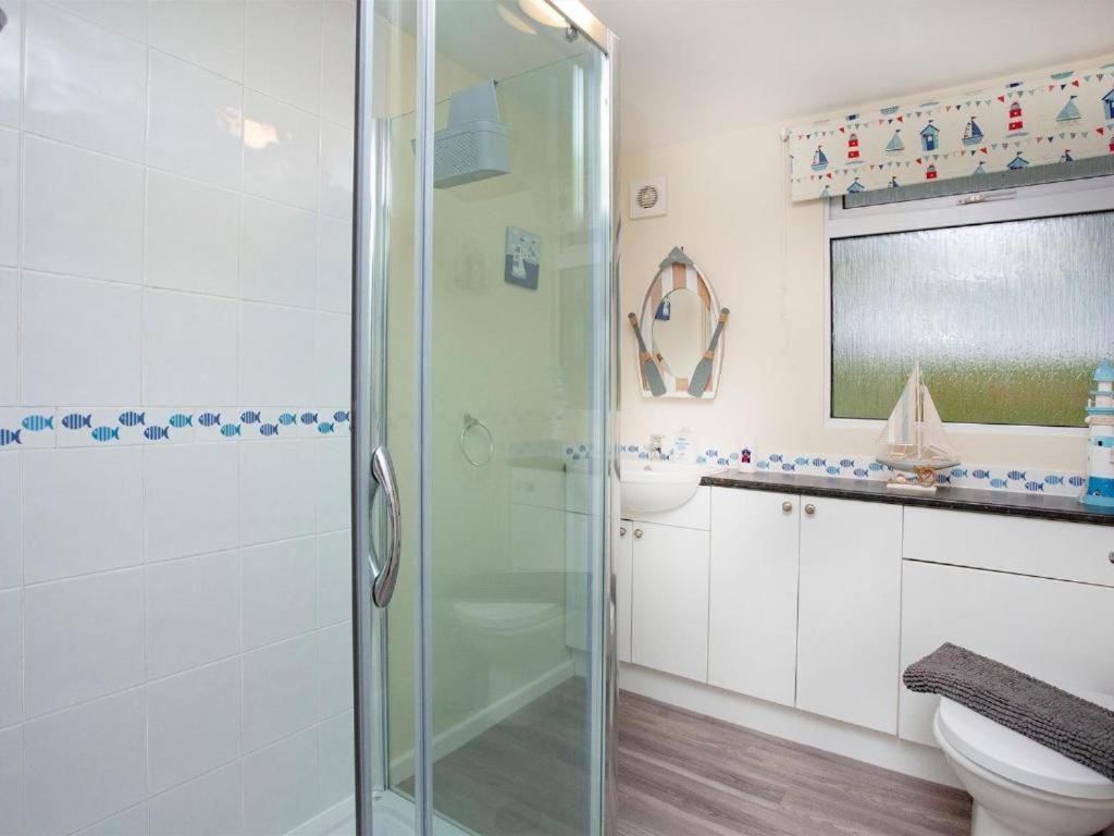Sunnydaze-Detached Chalet With 2 Bedrooms And 2 Bathrooms And Private Parking Outside Door Dartmouth Eksteriør bilde